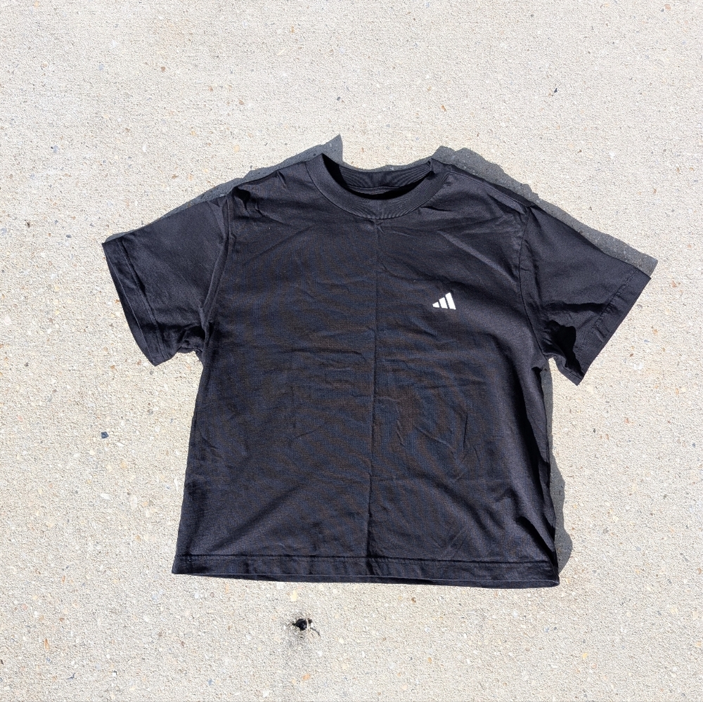 Adidas Womans Black Tee NWOT US L Crop-top